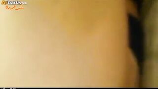 البنت نايمه في اوضتها بالاندر الفتله والحته من فوق فيلم سكس   قصيره واخوها العنتيل بيدخل عليها وبيحسس علي طيازها الحلوه هي ونايمه ومش حاسه
