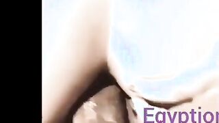 البنت المتناكه بعد مشبعت مص من زوبر حبيبها بترفع القميص ومدخله زوبره كل سكس مصري ه في كسها وشغاله تتنطط عليه طالعه نازله