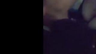 البنت الصغيره علي حجر ابوها بتتناك كل ليله من زوبره ومدخله فيها وهي مش متحمله سكس مصري  زوبره الكبير في كسها الصغير متوجعه منه