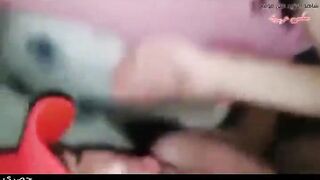 البنت عريانه عالسرير نايمه علي جنبها ورا منها حبيبها  سكس مصري مدخل زوبره كله في طيزها بينيك فيها وهي بتبكي جامد مش قادره وسدرها احمر من كتر العض فيه