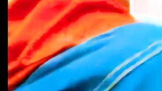 الاخت في عياده الاسنان بتكشف وهي عالكرسي الممرض الخول بيطلع زوبره عل سكس مصري يها بيقولها خدي مصيه واسنانك هتبق كويسه