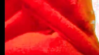 الاخت في عياده الاسنان بتكشف وهي عالكرسي الممرض الخول بيطلع زوبره عل سكس مصري يها بيقولها خدي مصيه واسنانك هتبق كويسه