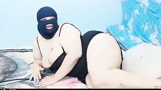 البنت الفاجره قاعده قصاد الابتوب بتتفرج علي فيلم سيكس وهي بتلعب في كسها ال سكس مصري  واكلها عايزه تضرب سبعه ونص وتنزل لبنها