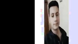 البنت الفاجره كسها بياكلها علي زوبر ابوها وهو بالاوضه بيشرب ويتكيف بتستغل عدم تركيزه وتدخل تلعب  سكس مصري في زوبره وتوقفه علي كسها بعد متفضل تمسكه وتحك زوبره في كسها