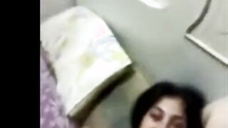 البنت مخطوفه من اتنين شباب معرصين مقلعينها لبسها غصب عنها وبينامو معاها  موقع سكس هما الاتنين سوا وبيغتصبوها وهو فاشخ كسها نيك هي وواقفه مربوطه