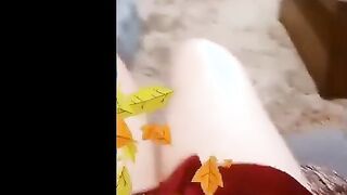 البنت الشرموطه حاطه رجل علي رجل وهي لابسه الفستان سكس مصري  القصير وركبتها باينه عريانه والراجل بيتفرج عليها وزوبره بياكله وهو جنبها