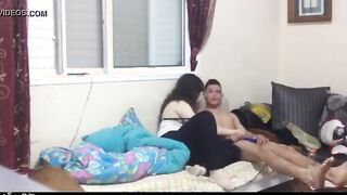 البنت المتناكه بتلعب في كسها بالخياره وتدخلها كلها من جوه وشويه وتطلعه سكس مصري ا بتمصها من اللبن بتاعها ال نزلته عليها