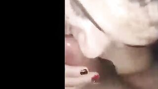البنت اللبوه تحت رجل صاحبها وهي ماسكه في زوبره بيديها بتمصه بجنون بتدخل سكس مصري ه وتطلعه في بوقها اوي وتلحس فيه بلسانها