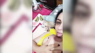 القحبه بتلعب في بزها المكبير وتقربه سكس مصري , موقع سبعة ونص. , موقع سبعه ونص  من بوقها وشغاله تطلع لسانها وتلحس فيه اوي وتشد في حلمه بزها لبره