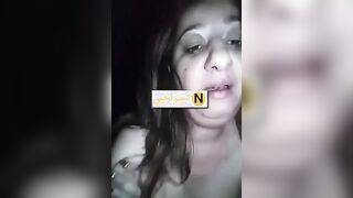 الشاب بياخد صاحبته وبيفضي غشاء بكارتها لاول مره ليها تتناك وهي منهاره من  سكس مصري البكاء والخوف ماسك جسدها وبيحاول يهديها