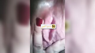 الشاب بياخد صاحبته وبيفضي غشاء بكارتها لاول مره ليها تتناك وهي منهاره من  سكس مصري البكاء والخوف ماسك جسدها وبيحاول يهديها