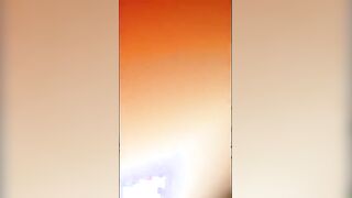 الراجل بيزنق البنت بتاعته عالحيط وهو بيبوس في رقبتها وبيلعب في شعرها سكس مصري  شغال يحك زوبره في كسها اوي وبيحسس عليه