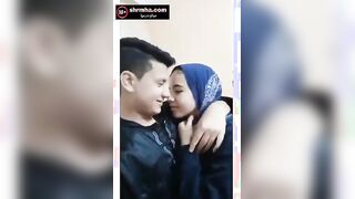 الشرموطه رايحه لحبيبها الشغل بتاعه وخلته بيسخن عليها وهو في المكتب سكس مصري , موقع سبعة ونص. , موقع سبعه ونص جوه بياخدها في حضنه وهي المتناكه بتطلع زوبره من بره البنطلون وتقوله هات امصه