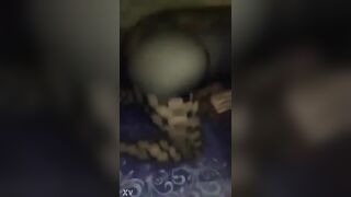 البنت المتناكه عالسرير مع عشيقها بتمصله في زوبره الكبير وتدخله وتطلع سكس مصري ه في بوقها وهو متكيف منها وحابب كده اوي