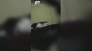 الراجل عالسرير هو والمزه بتاعته بيتكلمو سوا وهما عريانين وزوبره و سكس مصري اقف لقدام وبيقولها يلا تعالي تحتي انيكك