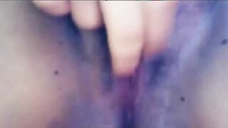 اللبوه بتلعب في حلمه بزها سكس مصري , موقع سبعة ونص. , موقع سبعه ونص  وتشدها لبره اوي وشغاله تميل بوقها وتعض في الحلمه واسنانها واضحه علي صدرها معلمه