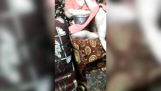 ماما الشرموطه قاعده عالارض جنب الانتريه ولابسه كاش نيك مصري  مايوه وهي بتقلب في التلفون رافعه رجلها ومش لابسه اندر وكسها مليان لحم