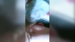 البنت في اوضتها بتقلع بلبوص وتفضل تلعب في كسها بتضرب سبعه والنص واللبن بتنزل سكس مصري ه من كسها ال كان واكلها وبتريح كسها منه