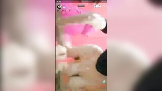 البنتين السحاق الاتنين قاعدين مفلقسين طيسازهم الكبيره جنب بعض ورافعين القم سكس مصري يص النوم وشغالين يهزو ويترقصو في طيازهم