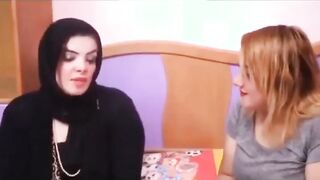 البنت الفاجره بتقابل صاحبتها في الشقه وتبوسها وتعرض عليها تبادل الازواج كل واحده بت سكس مصري روح مع جوز صاحبتها وبتتناك منه قدام بعض
