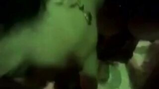البنت الشرموطه بتتناك من حبيبهتا وهي معاه في غرفه نومه وبيفتح كسها اوي بزوبر سكس مصري ه فاشخهولها وهي من كتر الصراخ صوتها راح