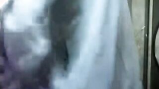 البنت المتناكه جايه تخون جوزها مع صاحبه وهي معاه عالسرير بيشلها وبيطلعها فوقيه وبيح سكس مصري ك زوبره في طيزها الكبيره ال بالعه زوبره