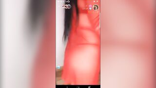 صور السكسيه للمتناكه اروي الجزائريه وهي بتلعب في كسها وهو الاندر لابساه واللبن نيك سعودي مغرقه وبشعرها ال بتميبله لقدام وتلعب فيه هي وبترضعه في صدرها