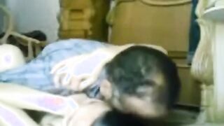 البنت بعد مامصت زويبر حبيبها وخلته يوقف هو بيفلقس طيزها وهي عالار سكس مصري ض وبينيك في كسها وهو وراها وماسك طيازها