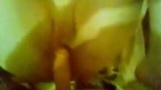 الراجل مدخل زوبره الكبير في طيز المتاناكه بتاعته وزوبره بيطلع من  سكس مصري طيزها كله غرقان بالدم فشخ طسيزها وعورها