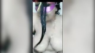 الفاجره قالعه لبسها كله عند صديقها سكس مصري , موقع سبعة ونص. , موقع سبعه ونص  وقاعدين عالارض وهي سكرانه طينه مش داريه بحاجه وشغاله تضحك اوي معاه ومبسوطه