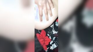 الفحل الاسود مع الشقراء وهي مفلقسه طيزها في اوضصه نومه عالسرير وهو واقف عالارض ومدخل سكس مصري , موقع سبعة ونص. , موقع سبعه ونص  زوبره الاسود الضخم في كسها بينيك فيها براحه وماسكها من ضهرها ساند ايده