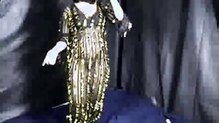 الشرموطه لابسه بدله الرقص  سكس مصري , موقع سبعة ونص. , موقع سبعه ونص  للمعلم بتاعها وهو ماسك الشيشه وبيشد في الدخان متكيف هو وبيتفرج عليها هي وبتترقص