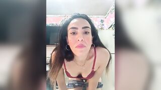 الفاجره في المطبخ واقفه سكس مصري , موقع سبعة ونص. , موقع سبعه ونص  بتشرب العصير وبيصحا اخوها من النوم فجاه وبيشوفها بالاندر والبراه الاحمر وبيسخن عليها
