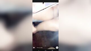 البنت اللبوه مفلقسه طيزها للمز بتاعها وبيدخل زوبره براحه اوي في طيزها وهي متوجعه منه سكس مصري  وتقوله براحه علشان خاطري وبيسمع كلامها
