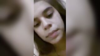 البنت كسها مفتوح اوي وبق واسع من كتر اللعب والنيك زبار الرجاله فيه والبنت  سكس مصري سشغاله تفتح فيه بيديها بتشوف وسعه قد اي