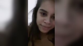 البنت كسها مفتوح اوي وبق واسع من كتر اللعب والنيك زبار الرجاله فيه والبنت  سكس مصري سشغاله تفتح فيه بيديها بتشوف وسعه قد اي