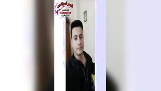 البنت الفاجره بتقابل حبيبها في الزرع وسط الشجر مستخبيه ومطلعاله بزها بيرضع منه وهو محروم من الحنان وال سكس مصري متناكه بتحسس علي زوبره وهو تحت البنطلون