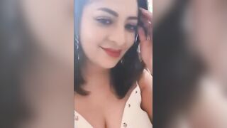 الموزه متمكيجه وطالعه علي سنجه عشره من الكوافير رايحه سهره مع حبيبها في  نيج عراقي موقع سبعة ونص , موقع سبعه ونص شقه مفروشه علشان تشوفه وهو بينام معاها وبيدوق جسمها لاول مره بحياته