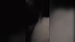 اللبوه دخلت حمام صاحبتها ولقت في العليقه الحمام قميص نوم اسود بتاعها حبت تلبسه وتجربه وجوز صاحبتها  سكس مصري , موقع سبعة ونص. , موقع سبعه ونص دخل عليها وقثالها انتي احلي من مراتي بالقميص وحاضنها من ضهرها من ورا