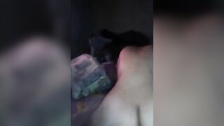 البنت الشرموطه قالعه ملط وبتلعب في خرم طيزها هي ومفلقسه وتدخل صباعه سكس مصري ا كله من جوه وترجع تلحس صباعها وتشم فيه