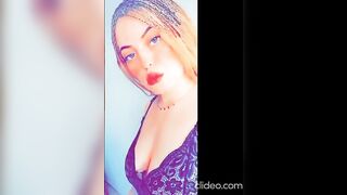 ورده الشرموطه مصوره نفسها بحركات سكس واوضاع نيك مختلفه نيك مصري وبتنزلها عالنت علشان ال يدخل يلعب في زوبرهع ويسخن ويجي ينيكها