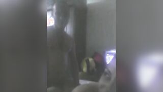 البنت الفاجره بتتناك من جوز اختها بعد ما اختها سافرت للبلد وهو منومها عالارض علي بطنها ومدخل زوبره  سكس مصري في كسها وماسكها من وسطها وشغال فيها نيك