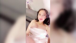 الشرموطه في النايت كلب سهرانه ولابسه الفستان قصير سكس مصري جديد موقع سبعة ونص  للركبه وجسمها مكشوف والشباب كلها في النايت سلابت الرقص والاغاني ورمركزين لجحسمها