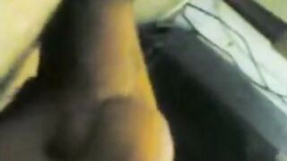 البنت المتناكه لابسه بدله رقص وفي الصاله مشغله الاغاني وبتهز في وز سكس مصري سطها وجوزها عالكنبه قاعد بيسخن في زوبره