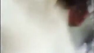 تعلم وشوف اسرار تكبير القضيب مع البنتين الشراميط وهما قاعدين عالارض راكعين شرمها سكس موقع سبعة ونص  تحت زوبر الراجل بيلعبو فيه الاتنين بيديهم