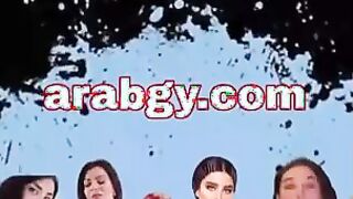 المتناكه مديه وشها للحيط ولازقه فيها وبترفع القميص شرمها سكس موقع سبعة ونص  لفوق وشغاله تقفش في طيازها العريضه وتلعب فيها وتكشفها