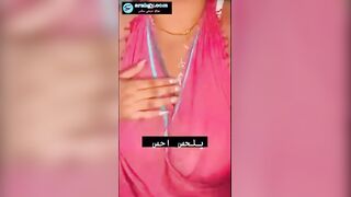 البنت الشمكال بتشرح ازاي بيبق كسها عامل لم بتبق تحت الزبون هو بينيكها و سكس مصري تفرجك علي كسها المفتوح من كتر النيك فيه
