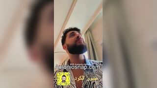 صاحب اكبر شركه اجنبيه البنت السكرتاري معجب بيها وهي لازقه  شرمها سكس موقع سبعة ونص فيه وتحك طيازها عليه وتحاول تسخنه وبينام معاها بالفعل