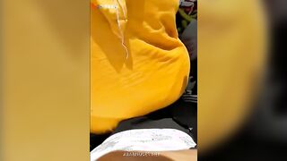 البنت الحلوه في فسحه عالبحر وحبيبها واخدها في حضنه وبيطلع صدرها لبره وشغال يرضع في سكس مصري ه وهي متكيفه منه اوي وبتلعب له في زوبره