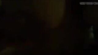 البنت ماسكه كسها بتدعك فيه من بره بصوابع ايبدها كلها وبعدين بتدخل اكبر صبا سكس مصري ع جواها وبتبعبص بيه كسها جامد وتلعب فيه